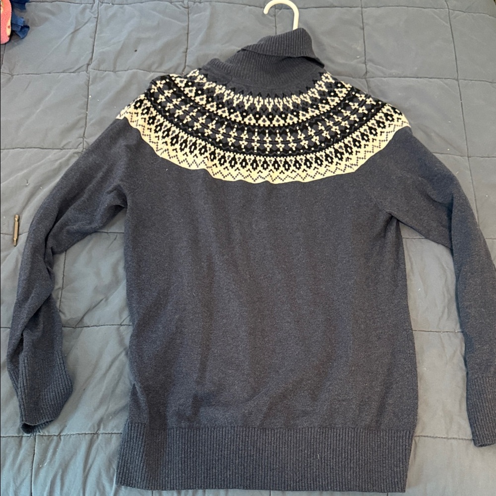 L.L. Bean blue and Cream Patterned Turtleneck Sweater